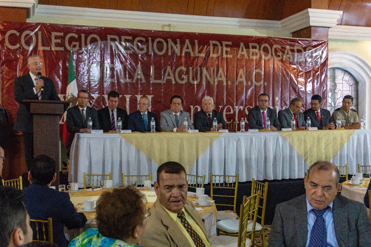 Reconocen labor de los abogados; hacen fuerte al estado, afirman