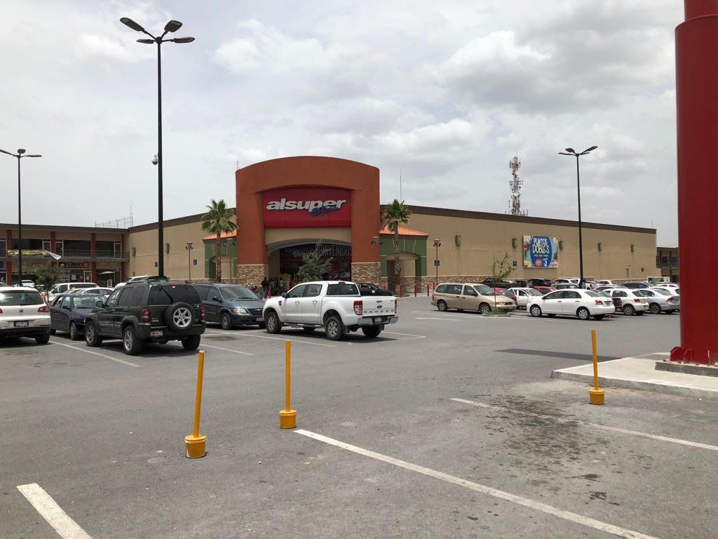 Proveedor muere al caer de escalera cuando acomodaba mercancía en tienda de Saltillo