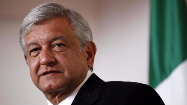 Va AMLO a casa de campaña previo a reunión con Peña Nieto