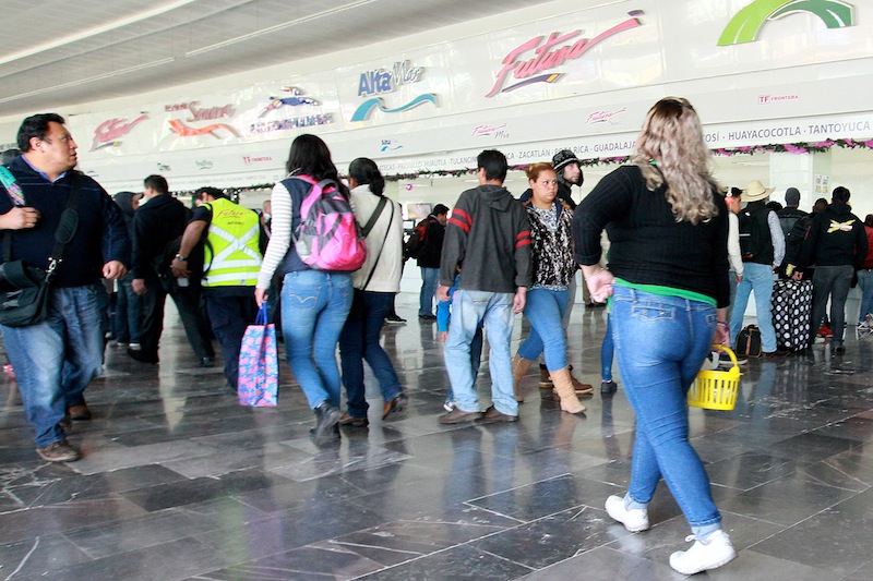 Autobuses y ferrocarriles harán descuentos a estudiantes y maestros en vacaciones