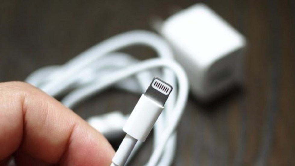 Actualización de iOS incluye bloqueo de USB