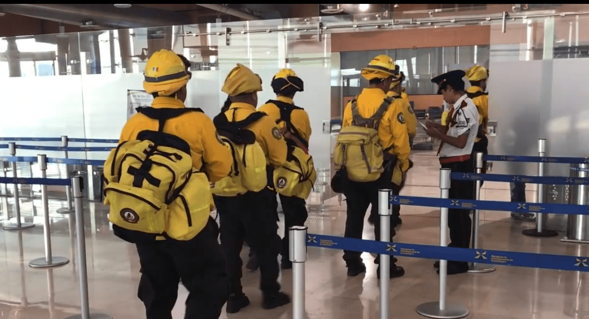 Histórico, el apoyo de combatientes mexicanos a Canadá por incendios