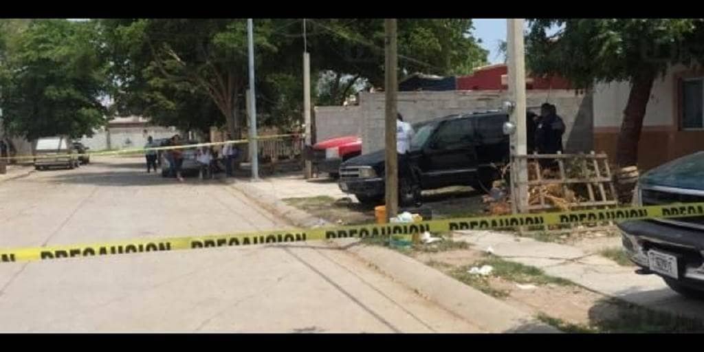 Muere niña deshidratada al ser olvidada en camioneta