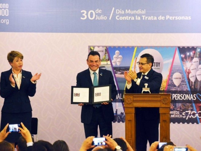 Correos de México se suma con estampilla a campaña contra la trata