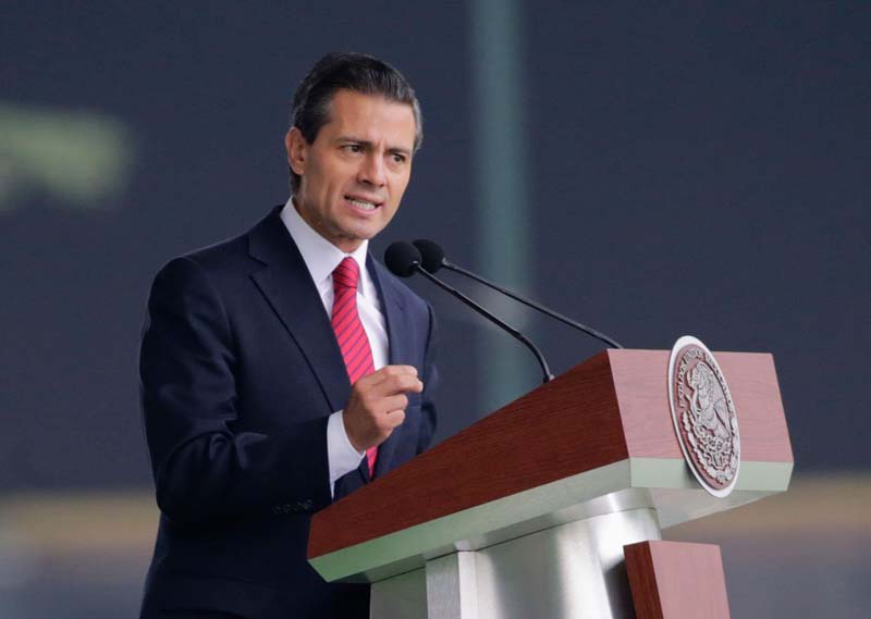 Reconocen a Peña Nieto con estatuilla Ignacio Ramírez “El Nigromante”