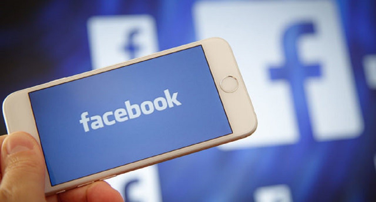 Caen acciones de Facebook 24%; Zuckerberg pierde 16.8 mil mdd