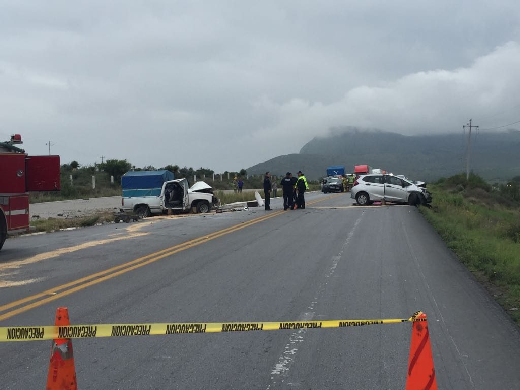 Mueren cuatro en choque frontal por carretera Zacatecas