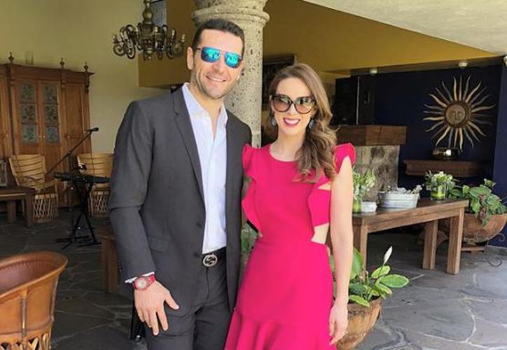 Jacky Bracamontes esta embarazada de gemelos