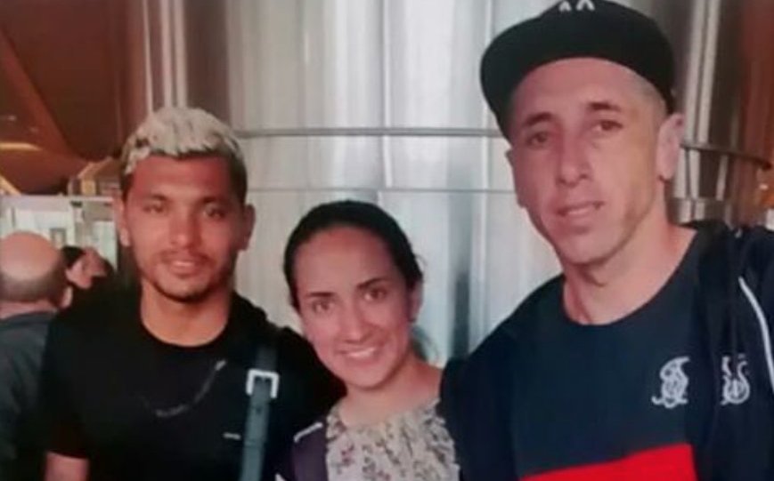 Héctor Herrera muestra su rostro tras cirugía estética