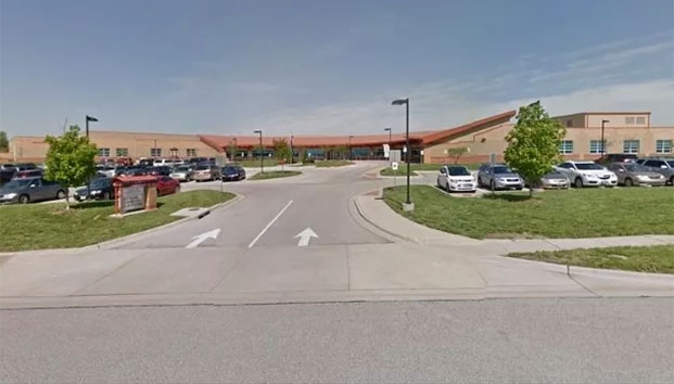 Dos heridos graves tras tiroteo en escuela de Kansas