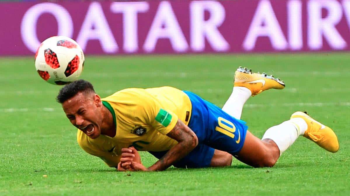 Neymar hizo perder 14 minutos de juego en Mundial por “exageraciones”