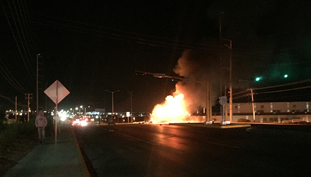 Choca pipa de Pemex; chofer muere carbonizado