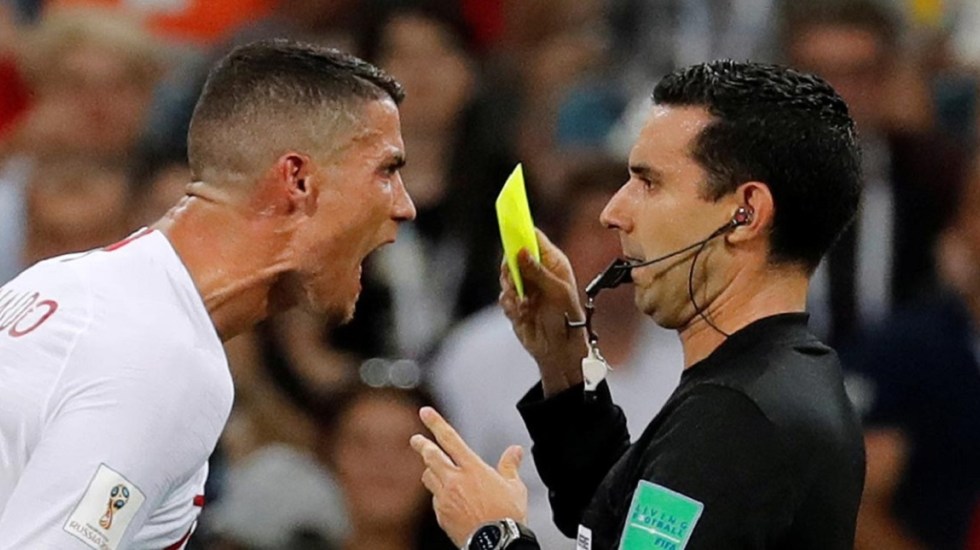 Árbitro mexicano revela reclamo de Cristiano en el Mundial