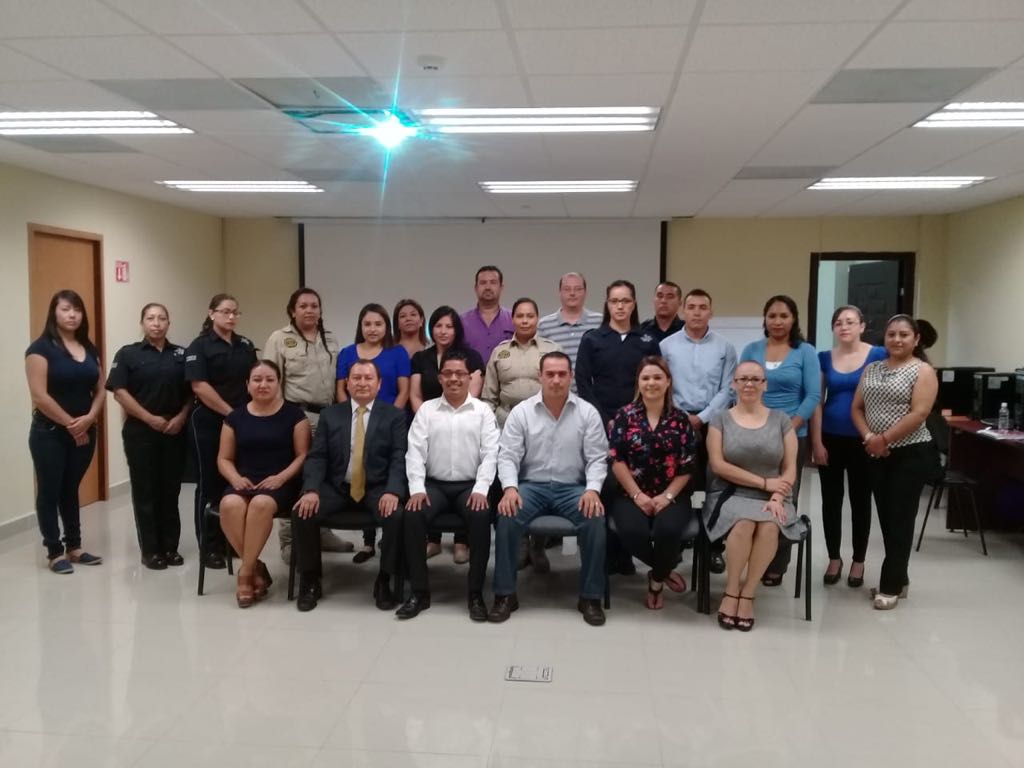 Capacitan a corporaciones en emisión de certificado único policial