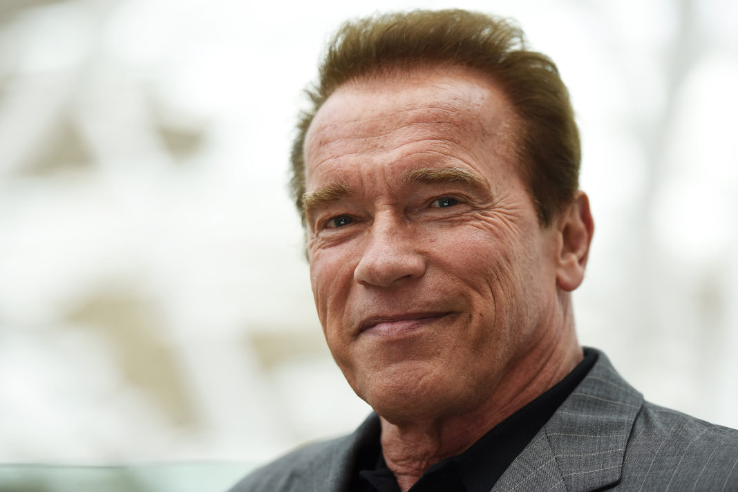 Autógrafo de Schwarzenegger busca salvar a las tortugas
