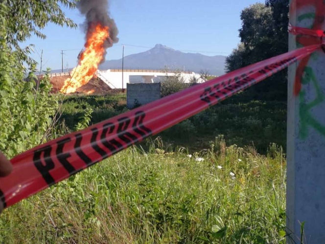 Toma clandestina de gas LP en Puebla provoca incendio