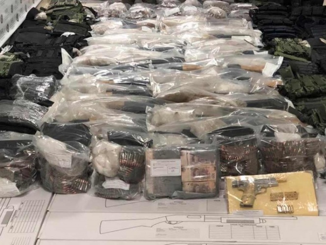 Decomisan arsenal y <br>dinero en la Saltillo-Matehuala
