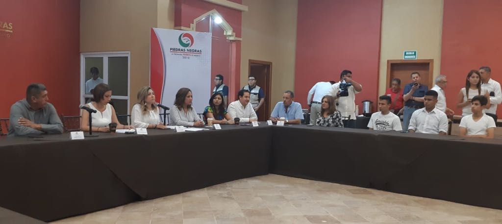 Participa secretaría de educación en comité de supervisión y manejo de becas escolares