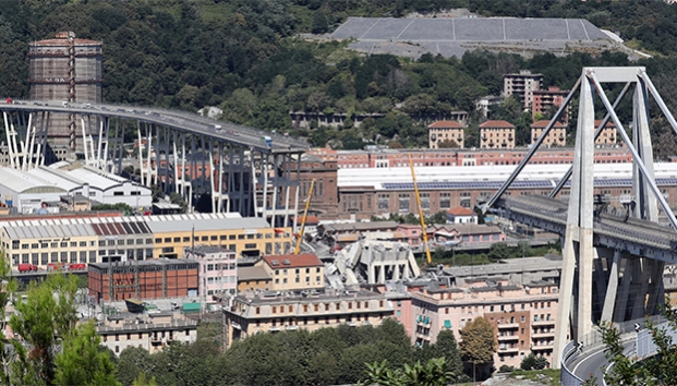 Suman 39 muertos en Italia tras derrumbe de puente