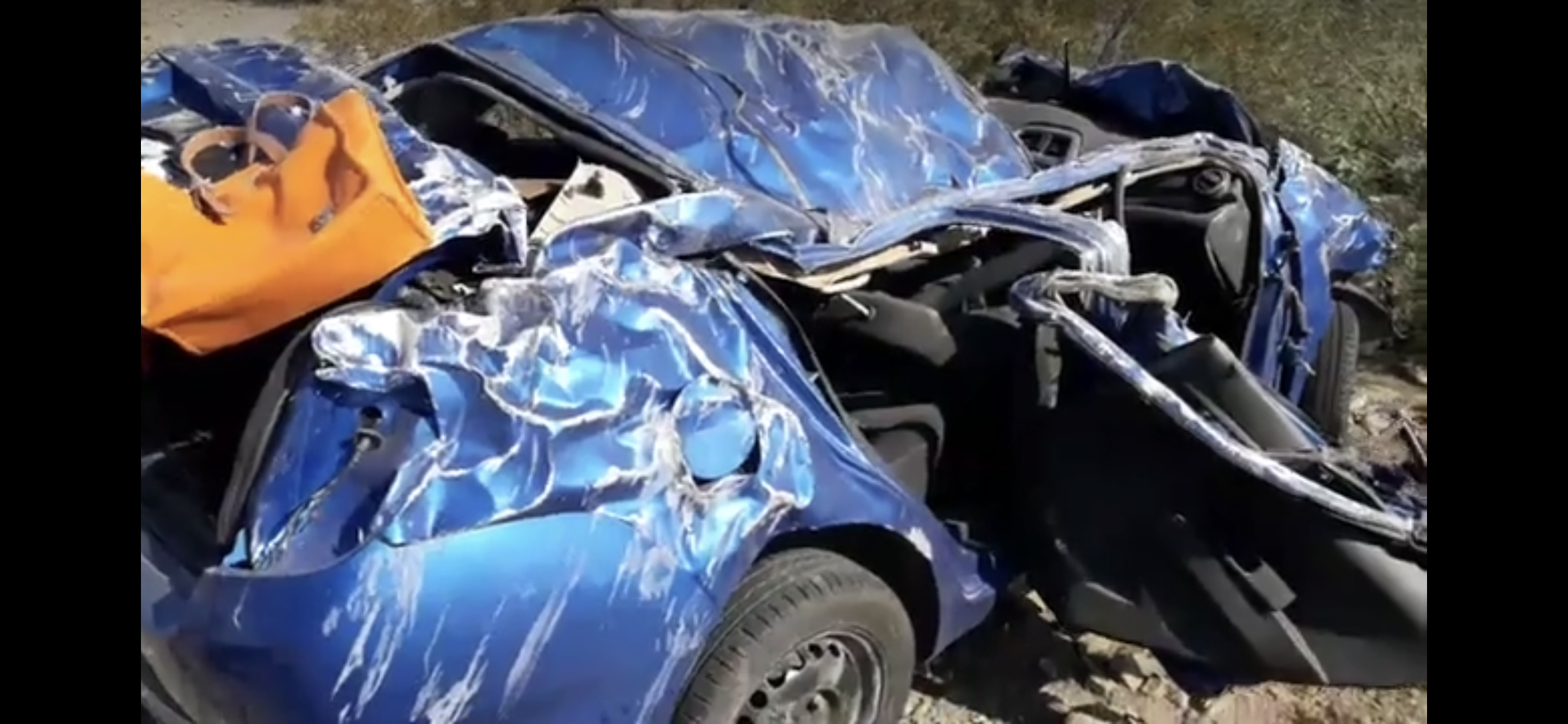 Se matan dos personas <br>tras volcar en Parras