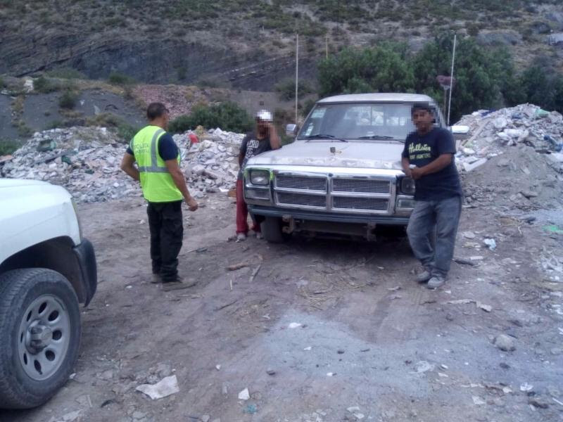 Detiene Policía Ambiental a otros dos tirando escombro