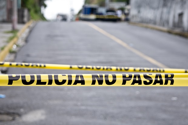 Muere mujer tras caer <br>de azotea en Saltillo