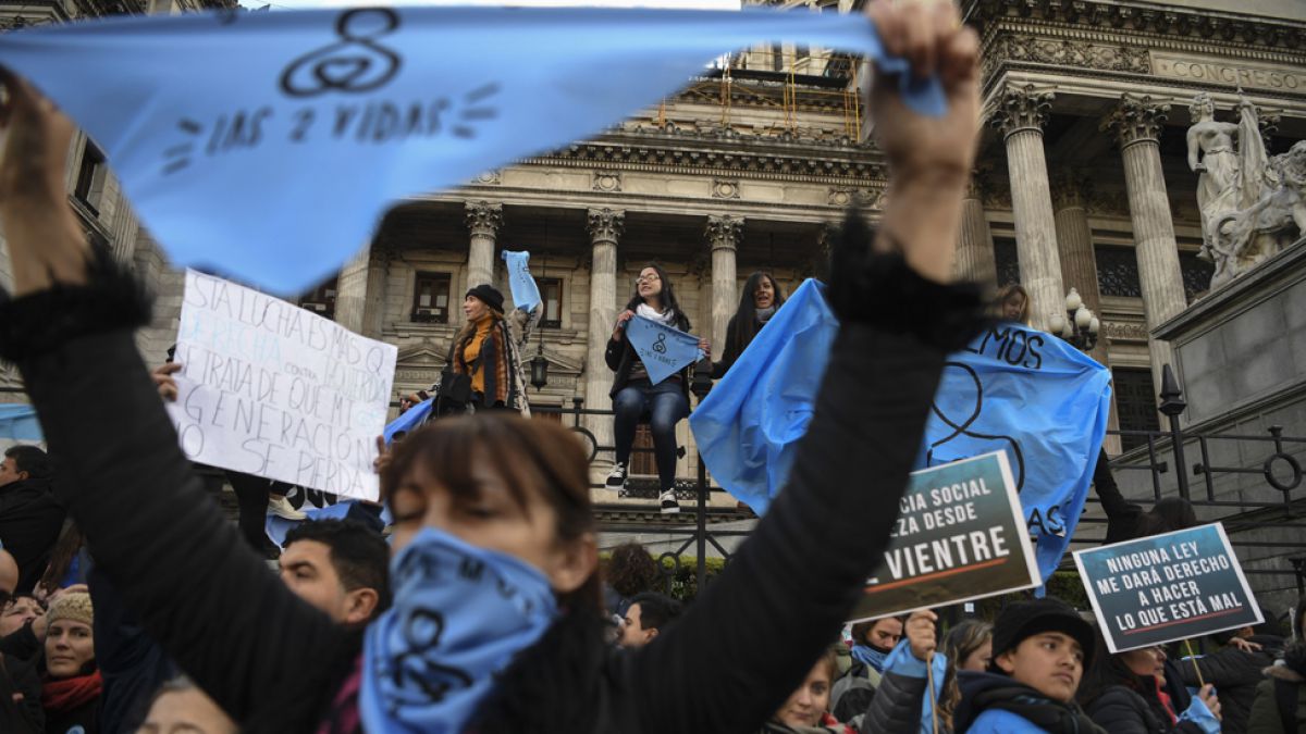 Argentina vive intenso debate sobre legalización del aborto