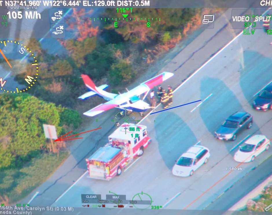 Avioneta aterriza de emergencia en autopista de Oakland