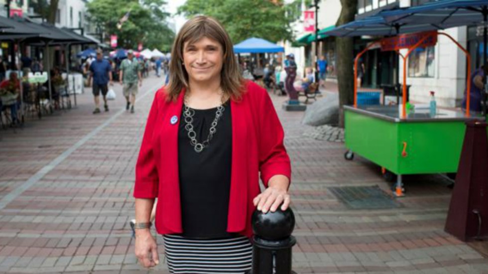 Mujer transgénero gana candidatura a gobernación en EE.UU.