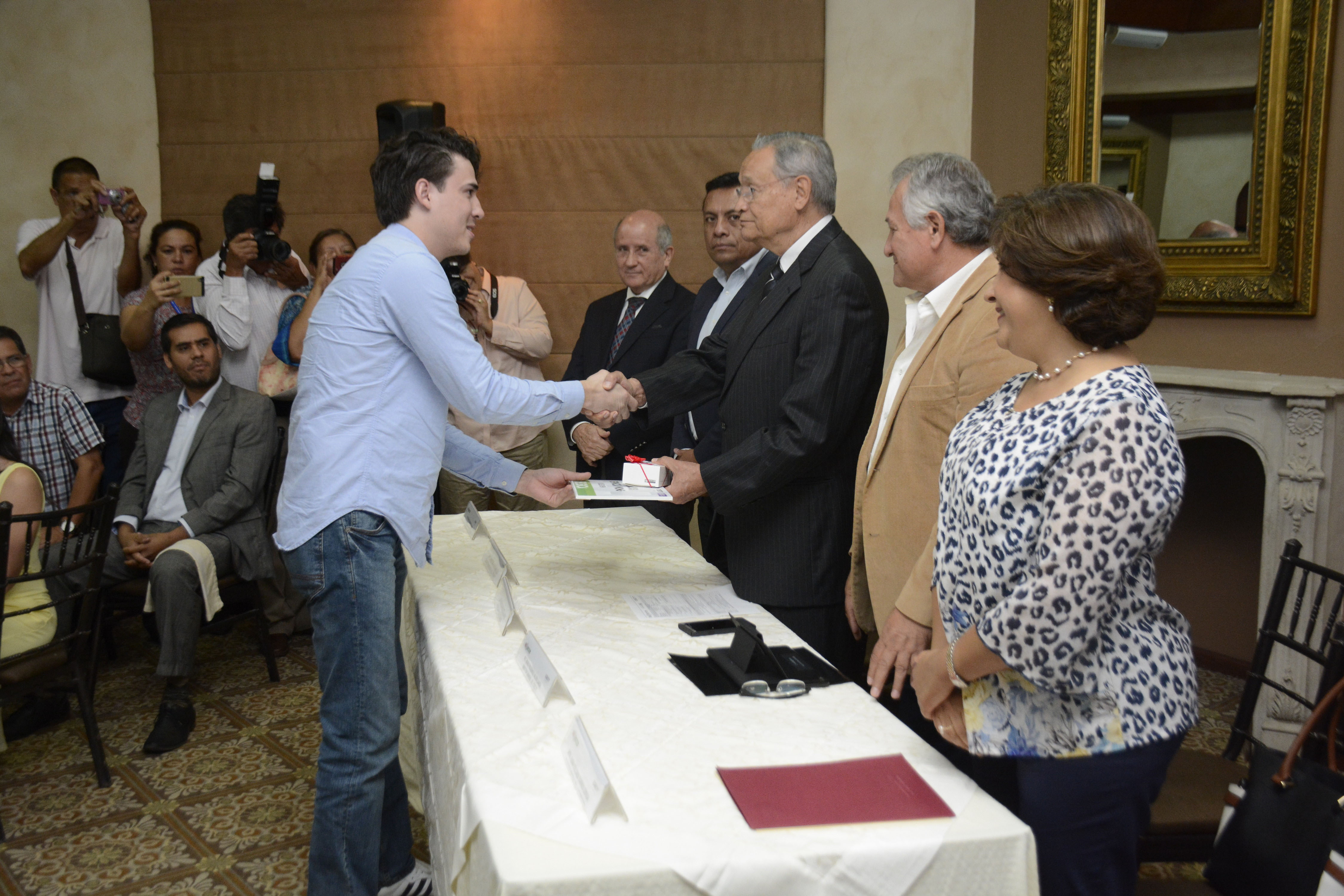 Enviará Coecyt a 18 coahuilenses a estudiar al extranjero