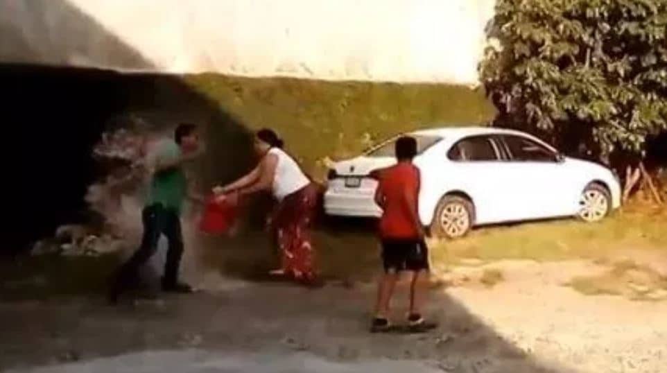 Mujer le prende fuego a su esposo; lo acusaba de abusar de su hijo