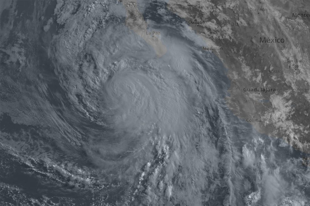 Por huracán ‘John’ suspenden clases en Baja California Sur