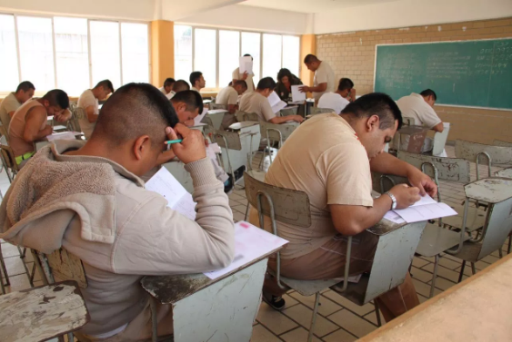 Cursarán licenciatura 120 internos del Sistema Penitenciario