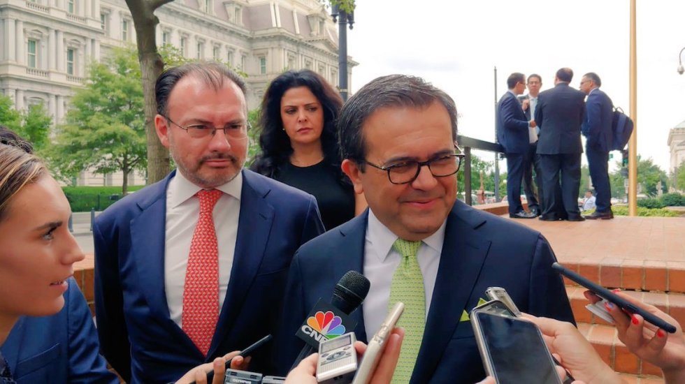 Equipos de México y EU retoman negociación de TLCAN