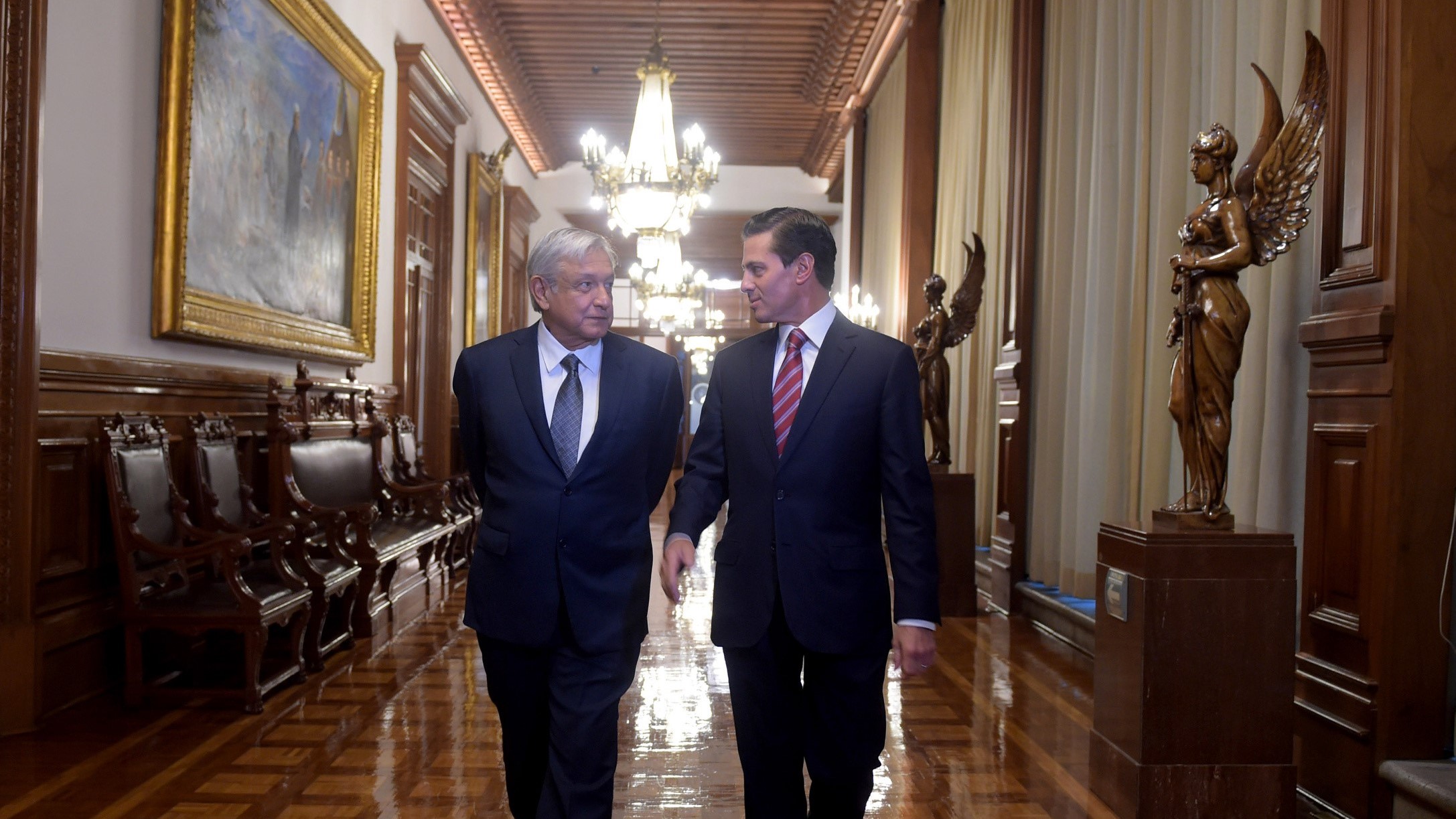 Peña Nieto ofrece a López Obrador apoyo para iniciar gestión exitosa