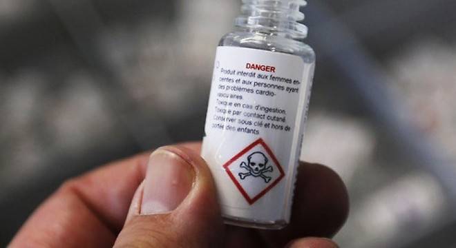 Mujer mató a sus tres hijos y después tomó veneno para morir