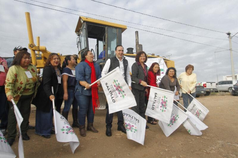 Sigue Manolo con programa de pavimentación