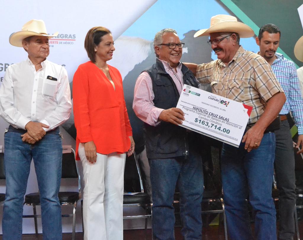 Entregan apoyos por 10.5 mdp a productores de la región Norte