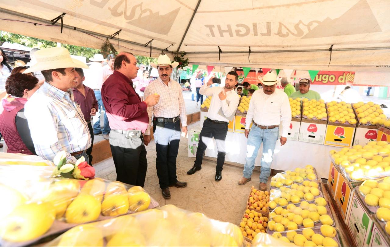 Inauguran festival de la manzana en Arteaga