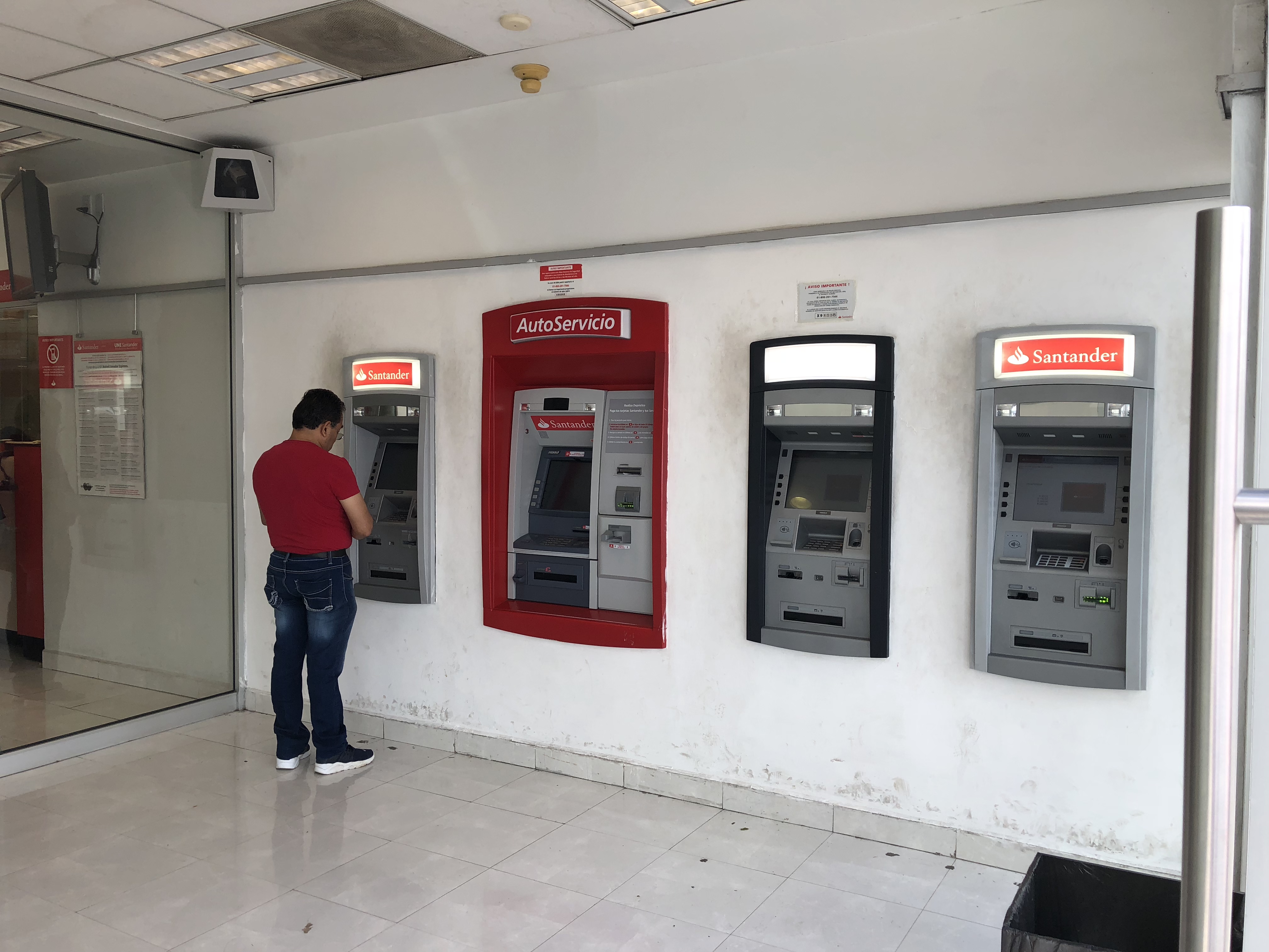 Cerrarán bancos el Día de Muertos