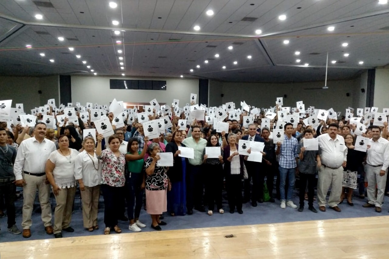 Entrega IEEA mil 200 constancias de alfabetización, primaria y secundaria