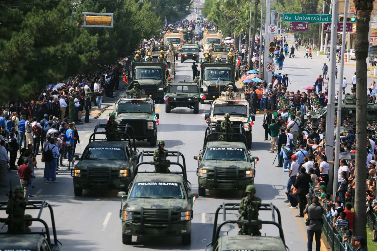 Celebra Coahuila desfile cívico militar