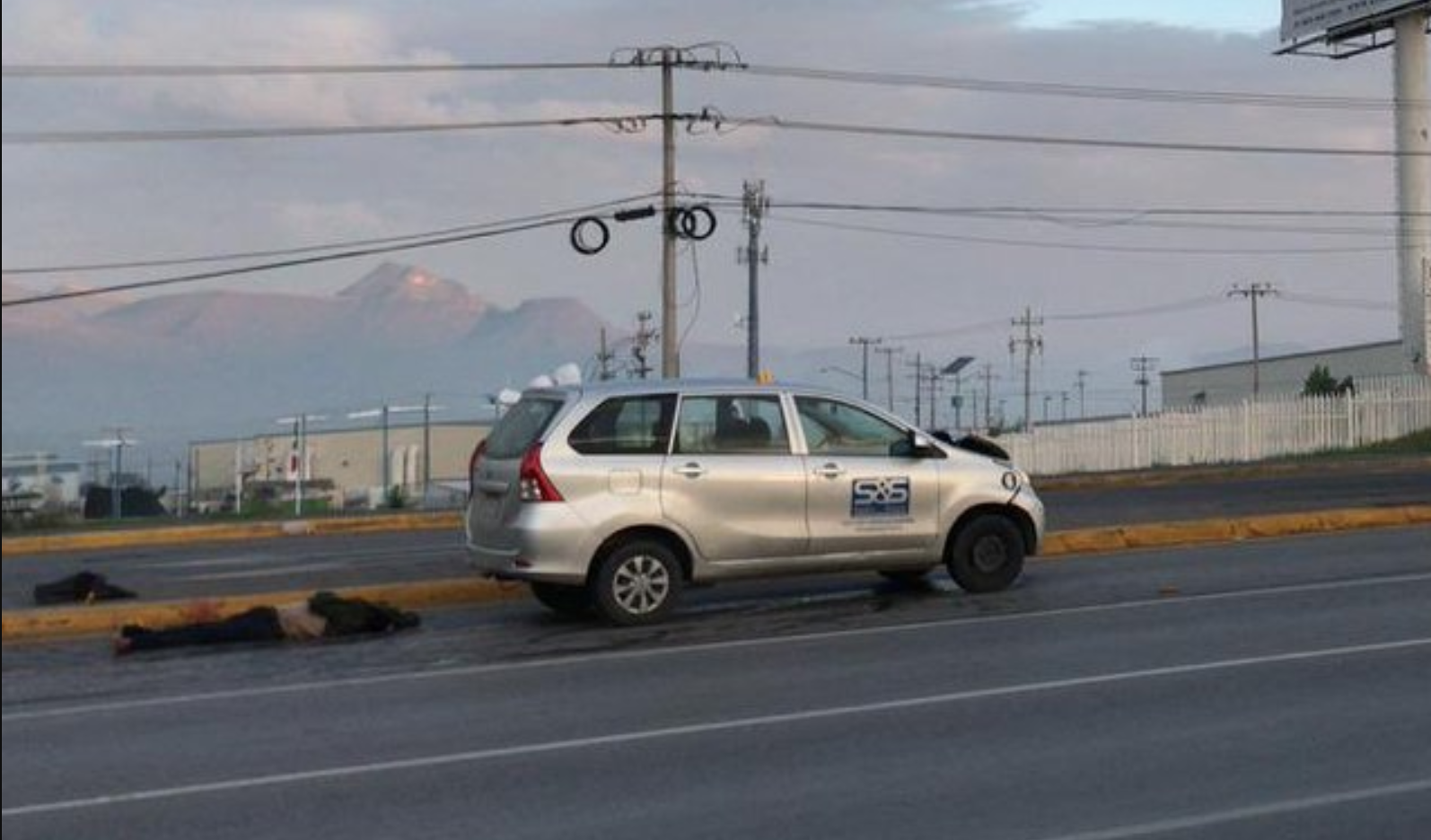 Atropellan y matan a pareja de adultos <br>mayores frente a su hija en Saltillo