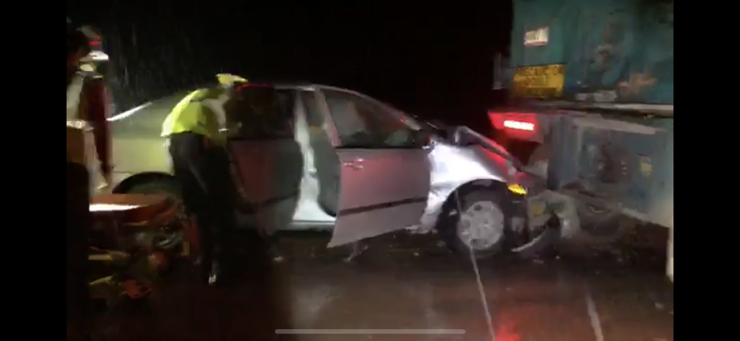 Imprudente trailero provoca aparatoso <br>accidente en la carretera a Torreón