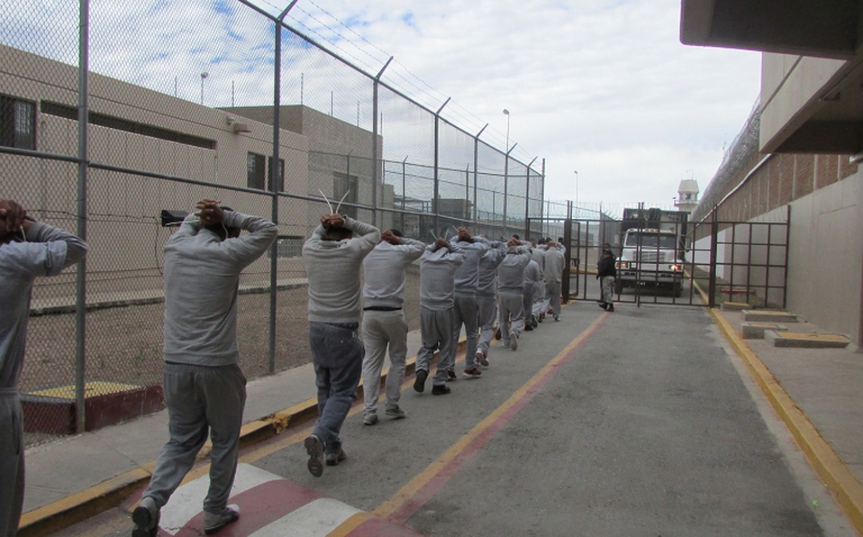 Trasladan a reos peligrosos <br>de Torreón a otro ceresos