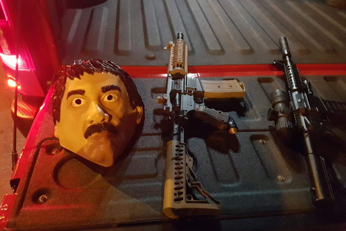 Detienen a jóvenes disfrazados de “El Chapo”; andaban “armados”