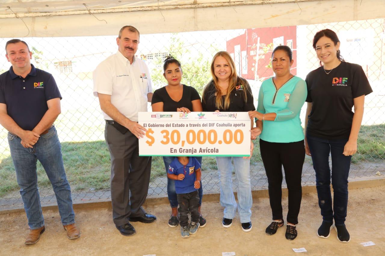 Entrega Marcela Gorgón 14 <br>proyectos productivos en Saltillo