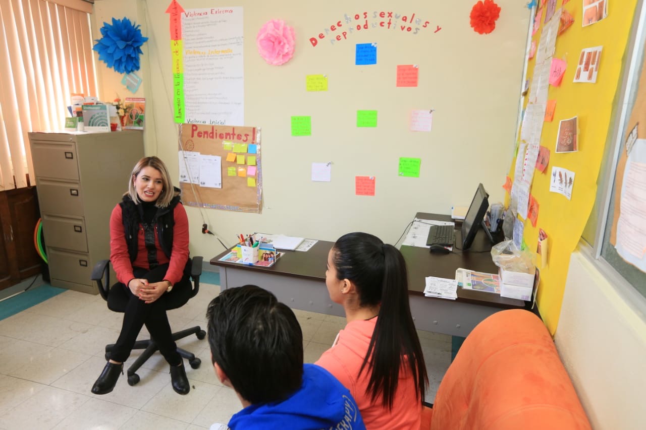 Reciben dos centros de Salud nominación de “servicios amigables”