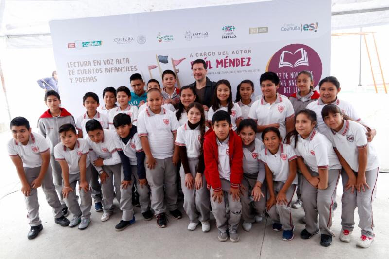 Comparte actor Raúl Méndez lectura en voz alta con saltillenses