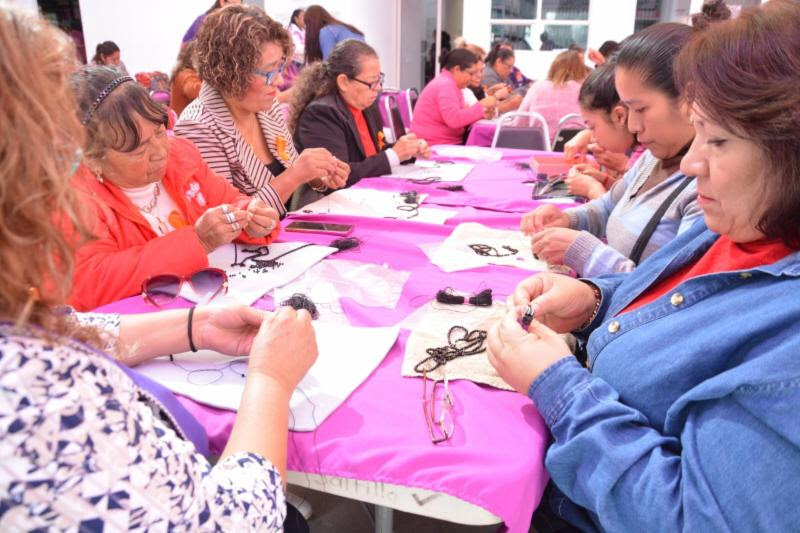 Participa Red Comunitaria de Mujeres en Máster Clase de Bisutería